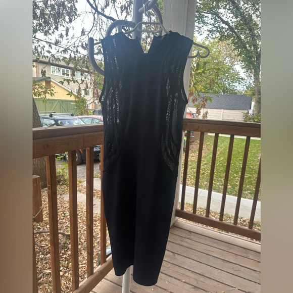 Dresses from fashion nova. Size medium - Picture 2 of 6